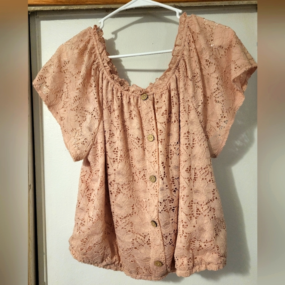 Junior women's short sleeve blouse